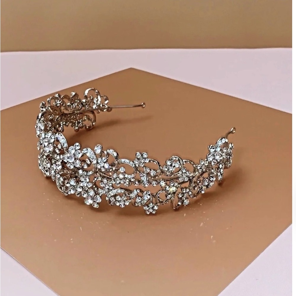ZARIAH Stunning Swarovski Bridal Headpiece